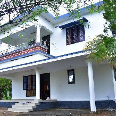 Aqua Green Home Stay Munroe Island Esterno foto