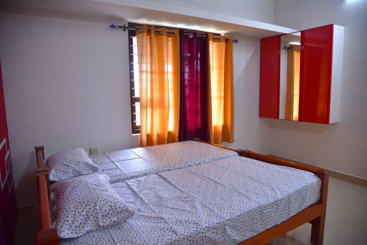 Aqua Green Home Stay Munroe Island Esterno foto